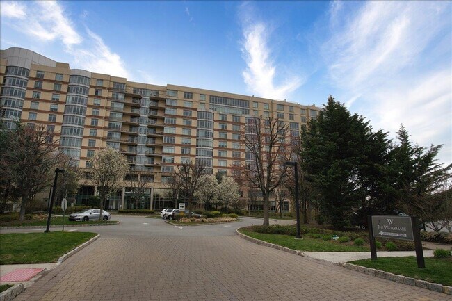 Building Photo - 8100 River Rd