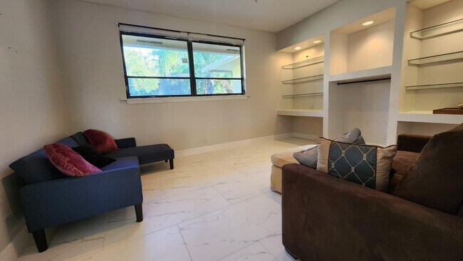 Building Photo - 14955 Horseshoe Trce