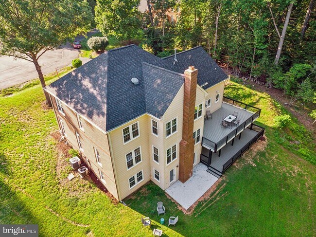 Building Photo - 10899 Woodland Falls Dr