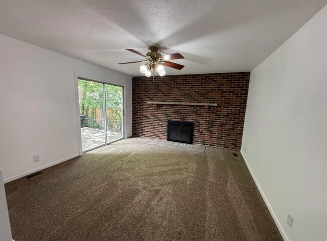 Building Photo - 1109 Adams St