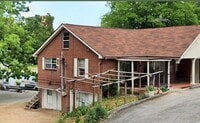 Building Photo - 1016 Greens Lake Rd