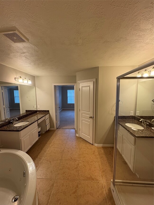 Building Photo - 2614 Enclave At Shady Acres Ct