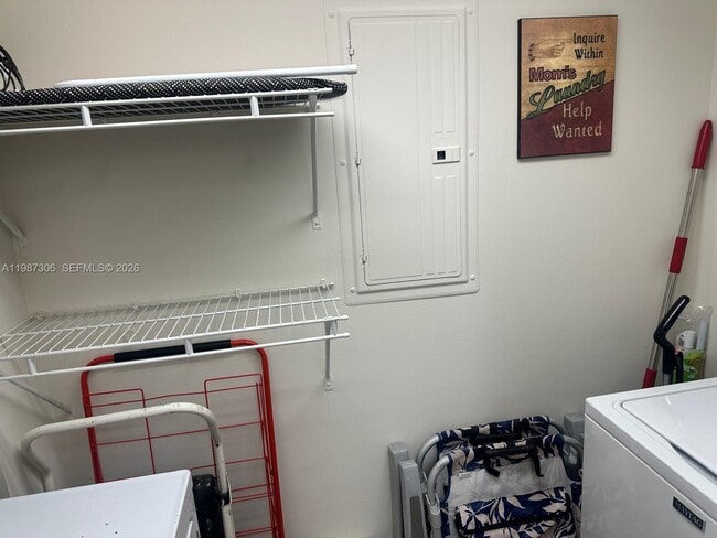 Building Photo - 6917 Collins Ave