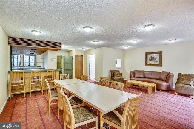 Building Photo - 1140 23rd St NW