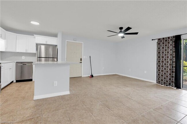 Building Photo - 5713 Foxlake Dr