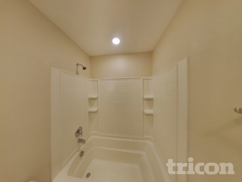 Building Photo - 10502 Ft Cibolo Trl