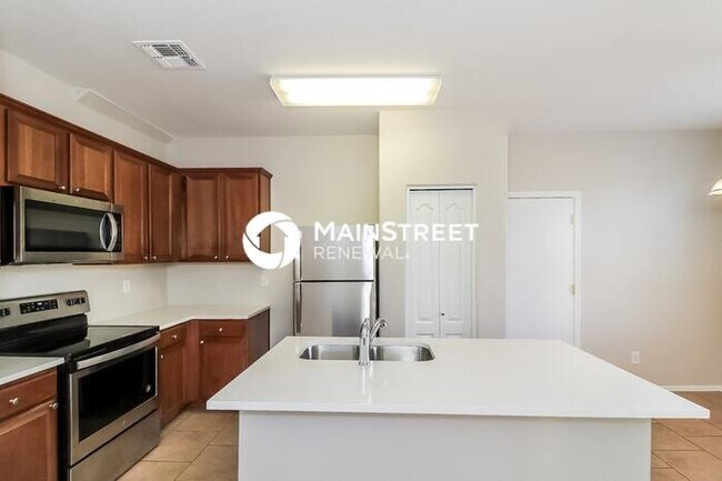 Building Photo - 4 Bedroom Pet-Friendly Home in Tolleson, AZ with Main Street Renewal