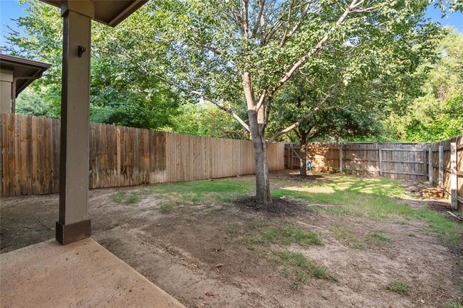 Building Photo - 13400 Briarwick Dr