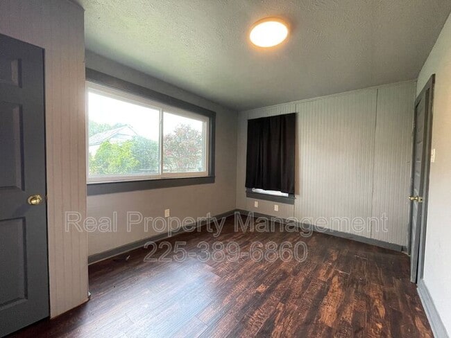 Building Photo - 1133 Maximillian St