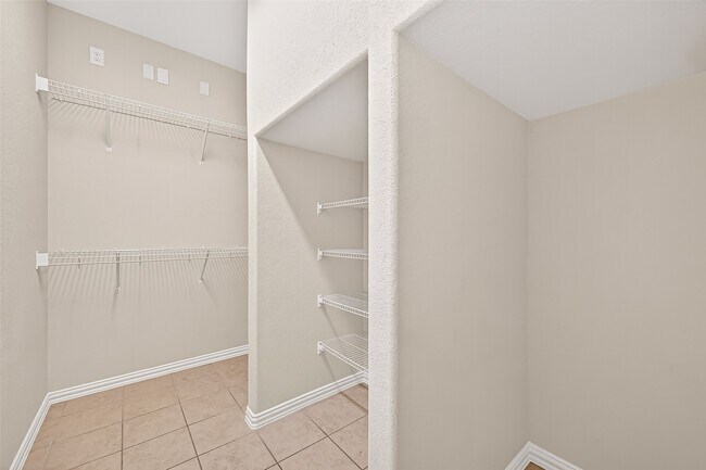 Building Photo - 9738 Willowmoor Lane