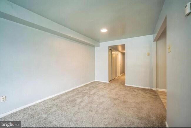 Building Photo - 2619 Tremont St