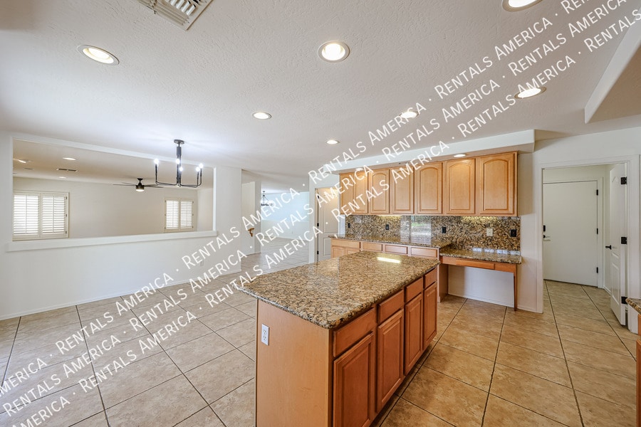 Building Photo - 9827 W Keyser Dr