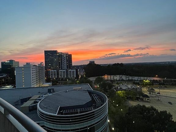 Building Photo - 3338 Peachtree Rd NE