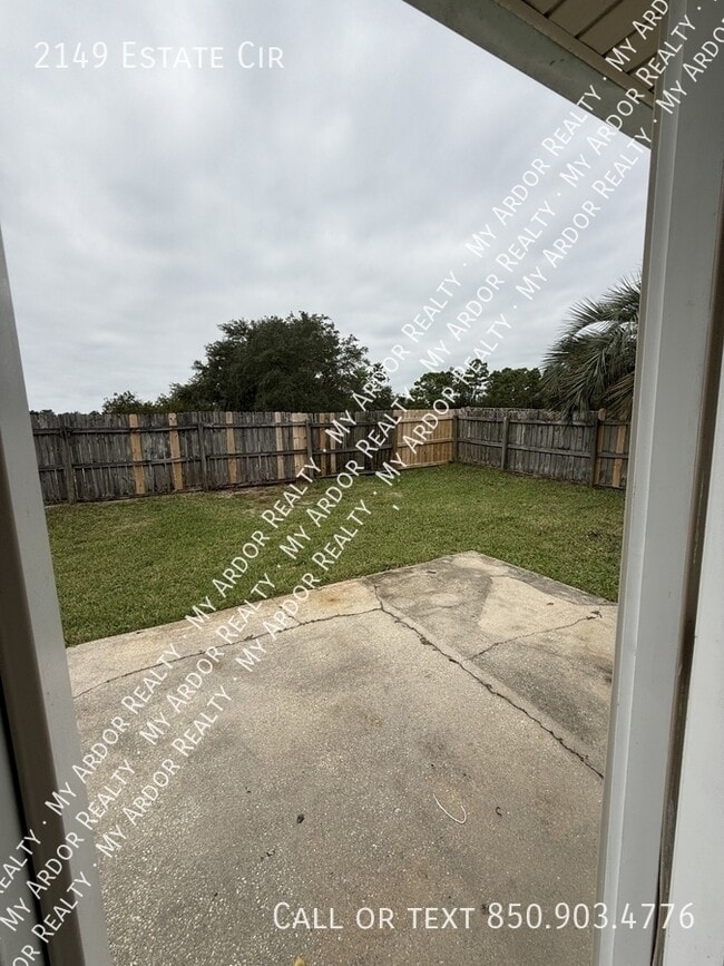 Building Photo - 2149 Estate Cir