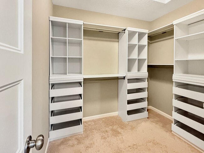 Building Photo - 5526 Wisconsin Ave N