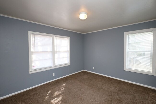 Building Photo - 1716 Charlton St