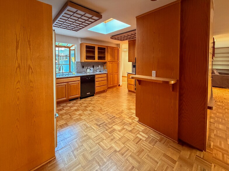 Building Photo - 5516 Ethel Ave