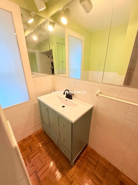 Building Photo - 10 Packard Ave