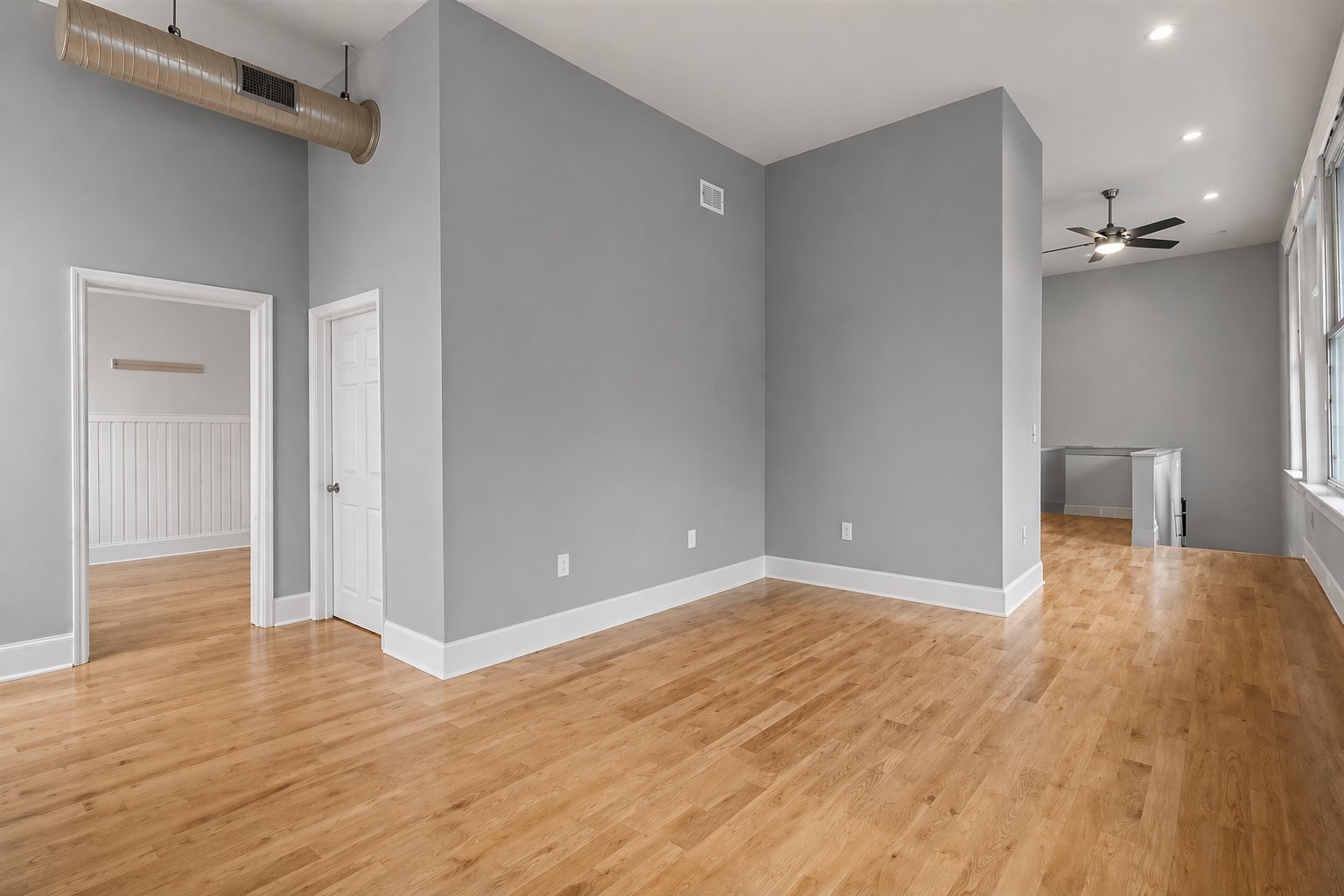 Building Photo - 124 W Bank St