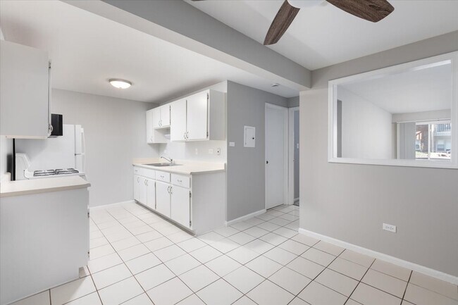 Building Photo - 5740 East Ave