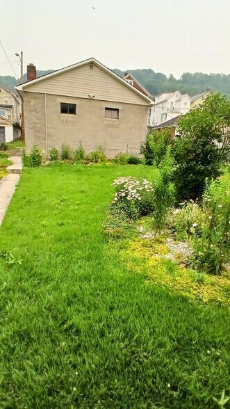 Building Photo - 648 Linden Ave