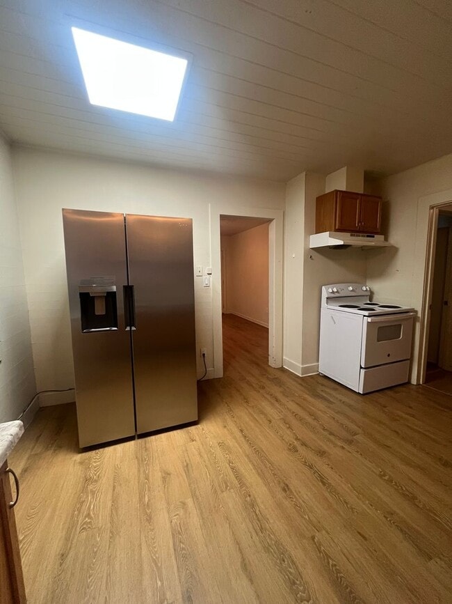 Building Photo - 2-Bedroom 1-Bathroom home in Cottage Grove!