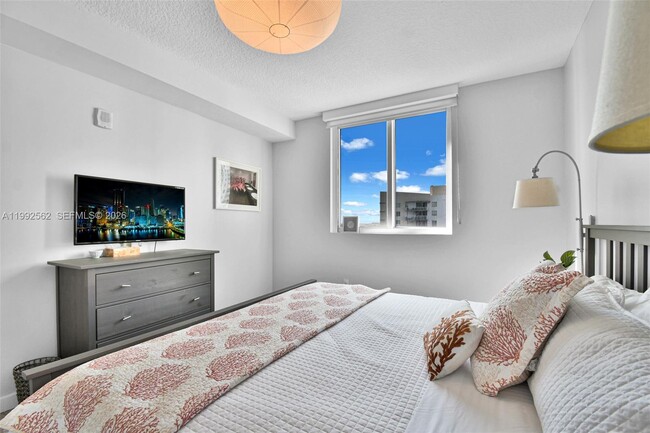 Building Photo - 601 NE 23rd St