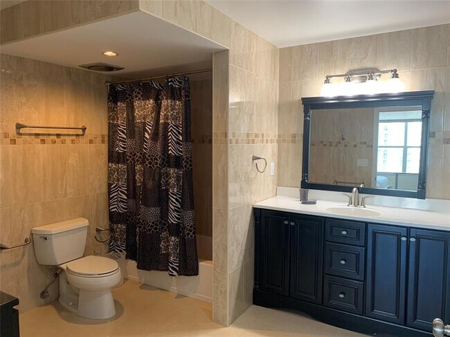 Building Photo - 3800 S Ocean Dr