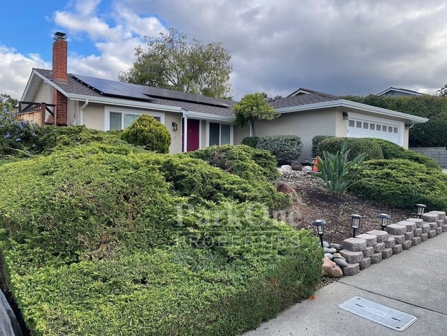 Building Photo - Nicely Update Home Now Available in the Crossings