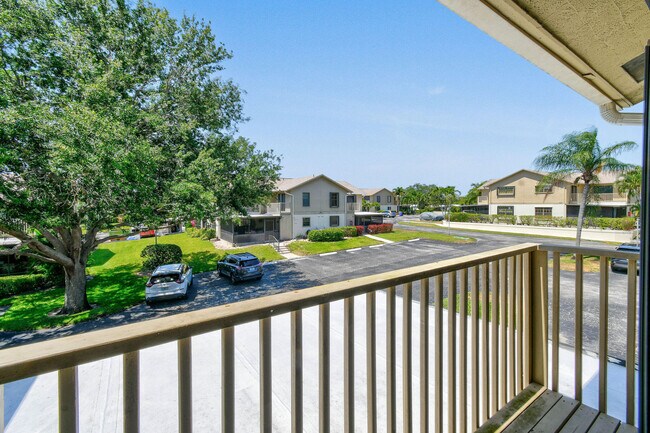 Building Photo - 7361 SE Jamestown Terrace