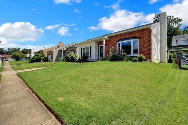 Building Photo - Charming Home with Modern Upgrades and Out...