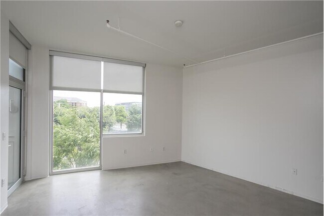 Building Photo - 2115 Yeaman Pl