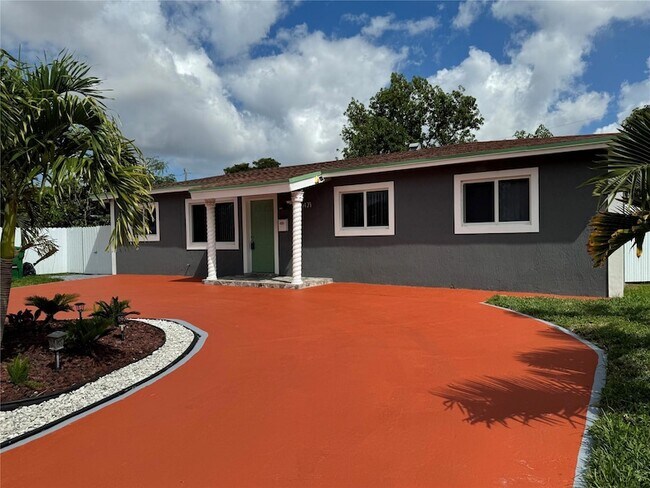 Building Photo - 6471 SW 27th Street