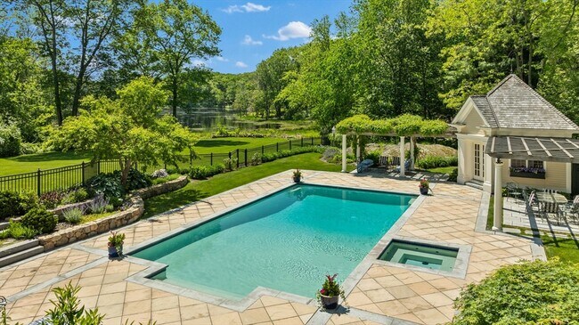 Building Photo - 26 Longmeadow Dr