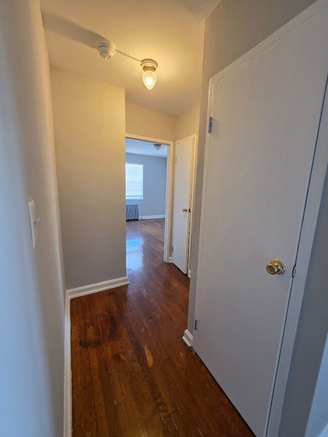 Interior Photo - 140 KENILWORTH AVE NE