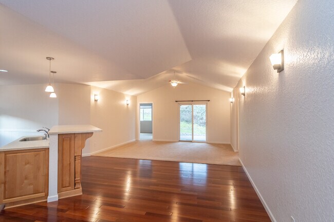 Building Photo - 233 Palmdale Ave