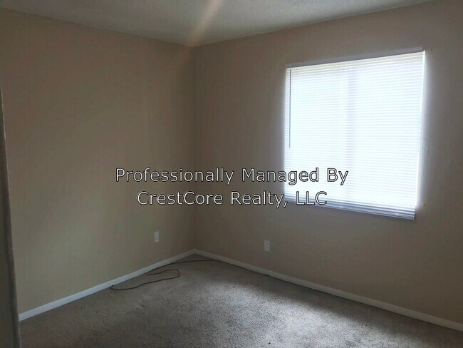 Building Photo - 4651 Royal Ridge Dr