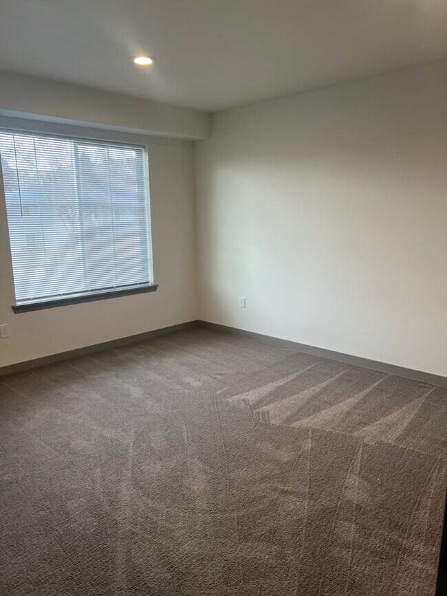 Building Photo - 209 N 76th Ave