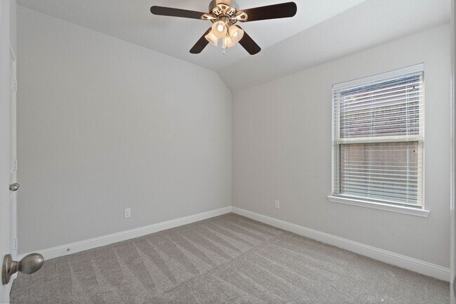 Building Photo - 2811 Ridgecliff Ct