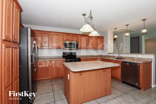 Building Photo - 2050 W Hayden Peak Dr