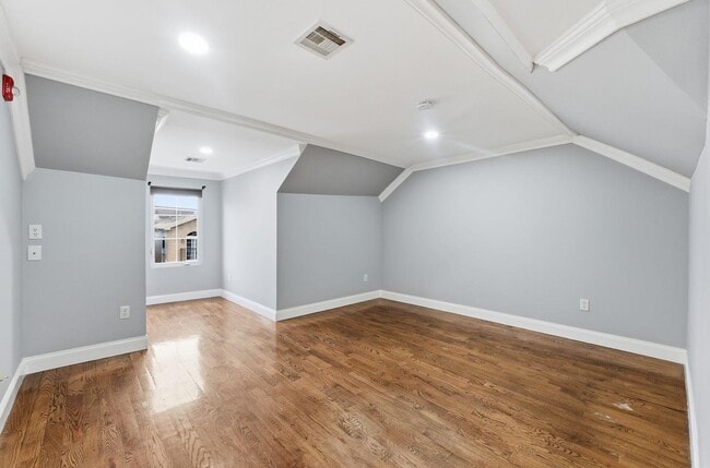 Building Photo - 168 New York Ave