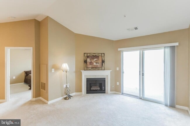 Building Photo - 2204 Westcourt Ln