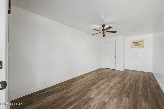 Building Photo - 2625 W Oregon St