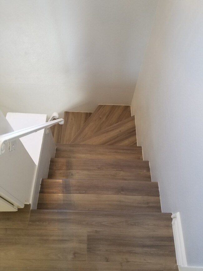 Building Photo - 7147 Abbeyville Dr