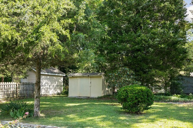 Building Photo - 1607 Burnley Dr
