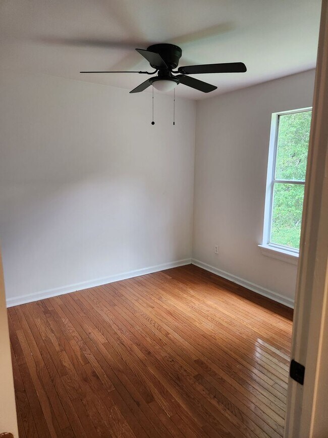 Building Photo - Newly Remodeled South Fulton Single Family