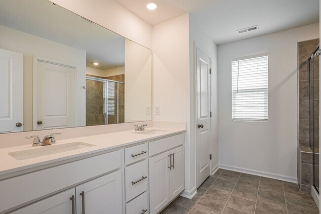 Building Photo - $395 off first month rent!! “Bright, Modern & Move-In Ready – 4BR/3BA Townhome - Angier