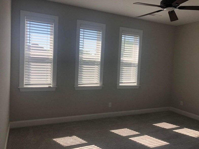 Building Photo - 1531 Washington St