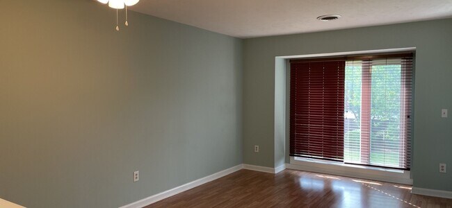 Building Photo - 1 Bedroom/1 Bath condo in Cobblestone