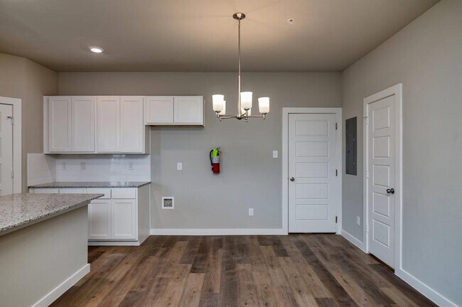 Building Photo - 735 Harvest Moon Dr